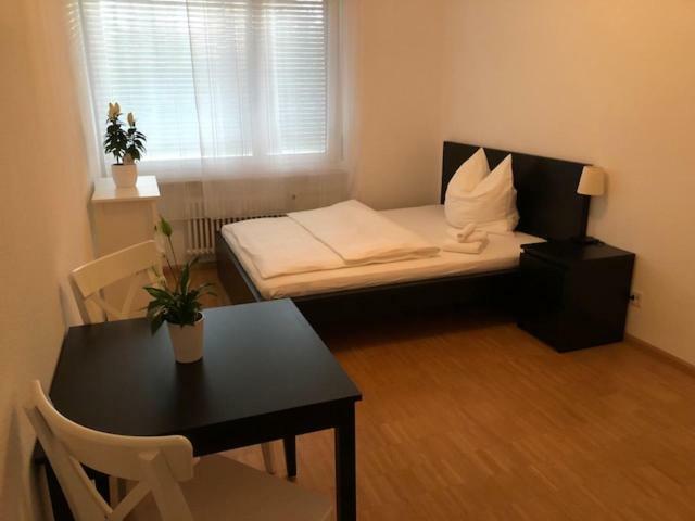 Luxury Black-White Room Basel Bagian luar foto
